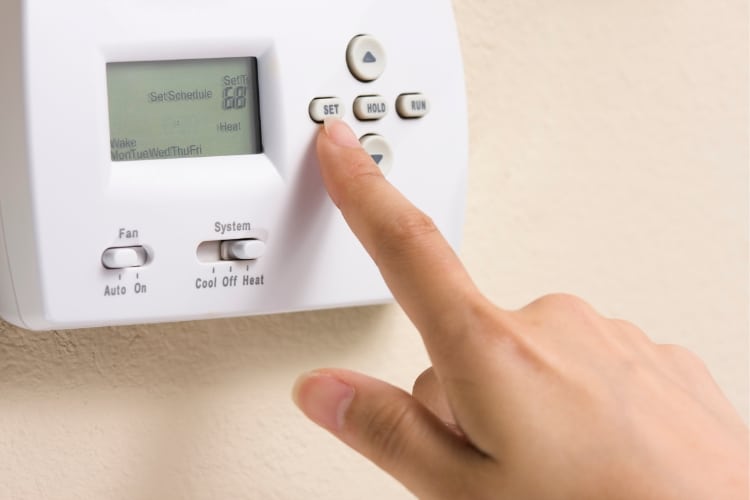 Setting the thermostat